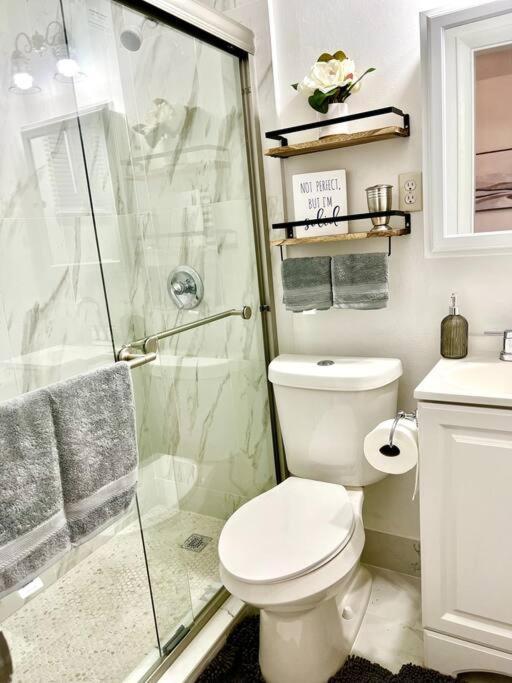 Intimate Casita Mia Minutes Away From Airport, Calle 8, Brickell, Coral Gables, The Beach And More! Miami Extérieur photo