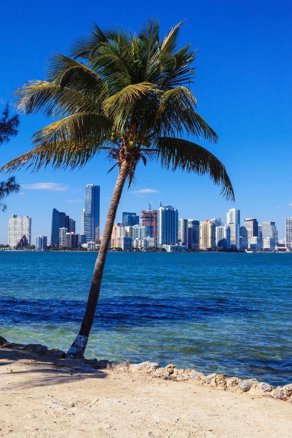Intimate Casita Mia Minutes Away From Airport, Calle 8, Brickell, Coral Gables, The Beach And More! Miami Extérieur photo